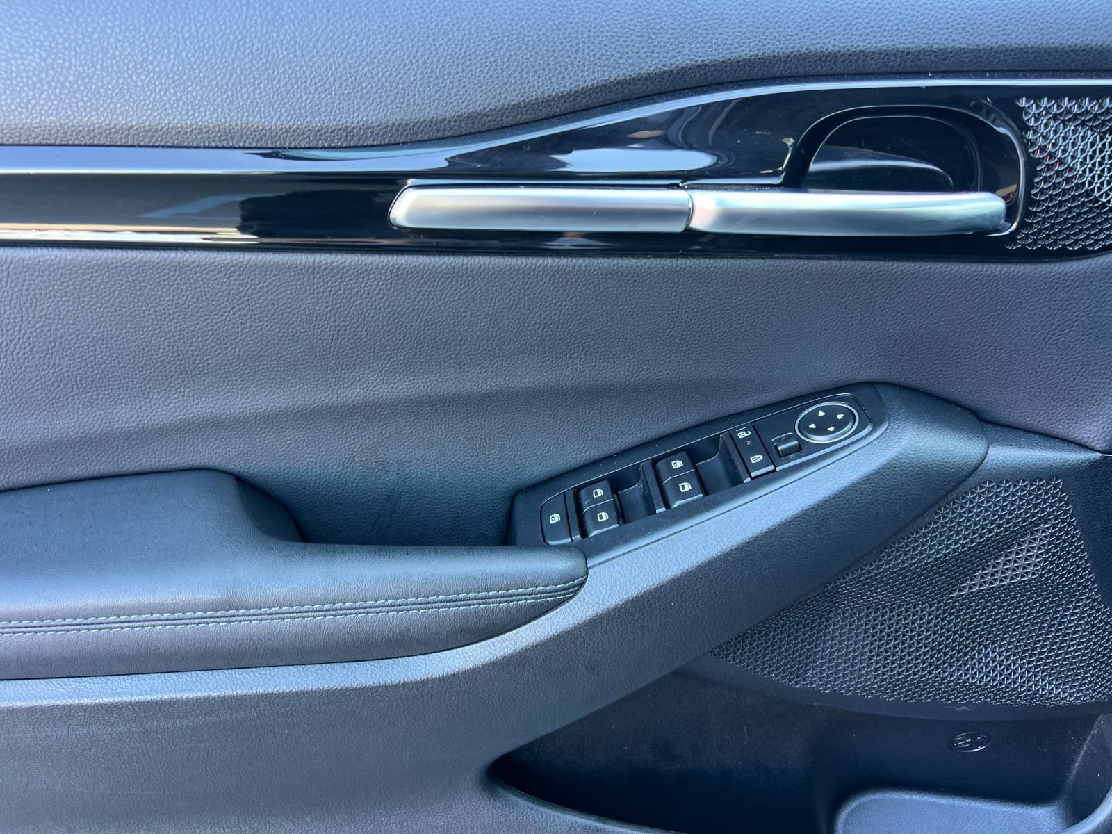 Used 2024 Kia Seltos EX FWD image 11