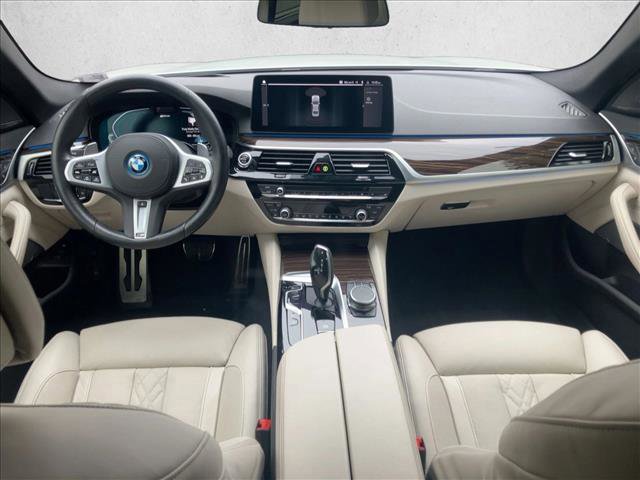 Used 2023 BMW 530e xDrive w/ Executive Package image 18