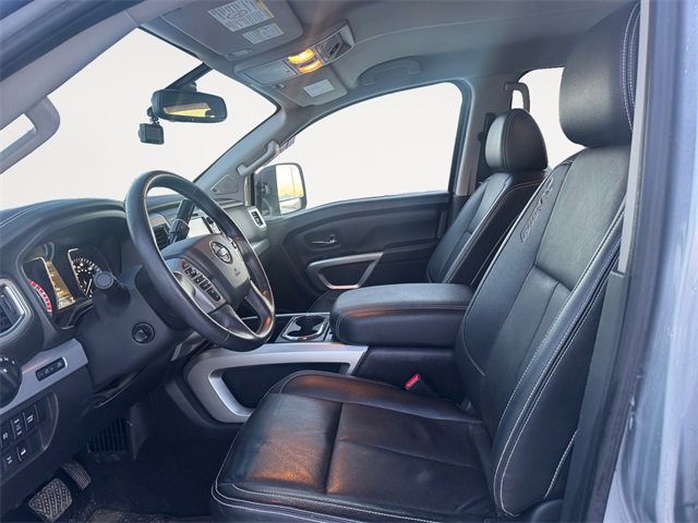 Used 2018 Nissan Titan PRO-4X w/ Pro-4x Convenience Package image 9