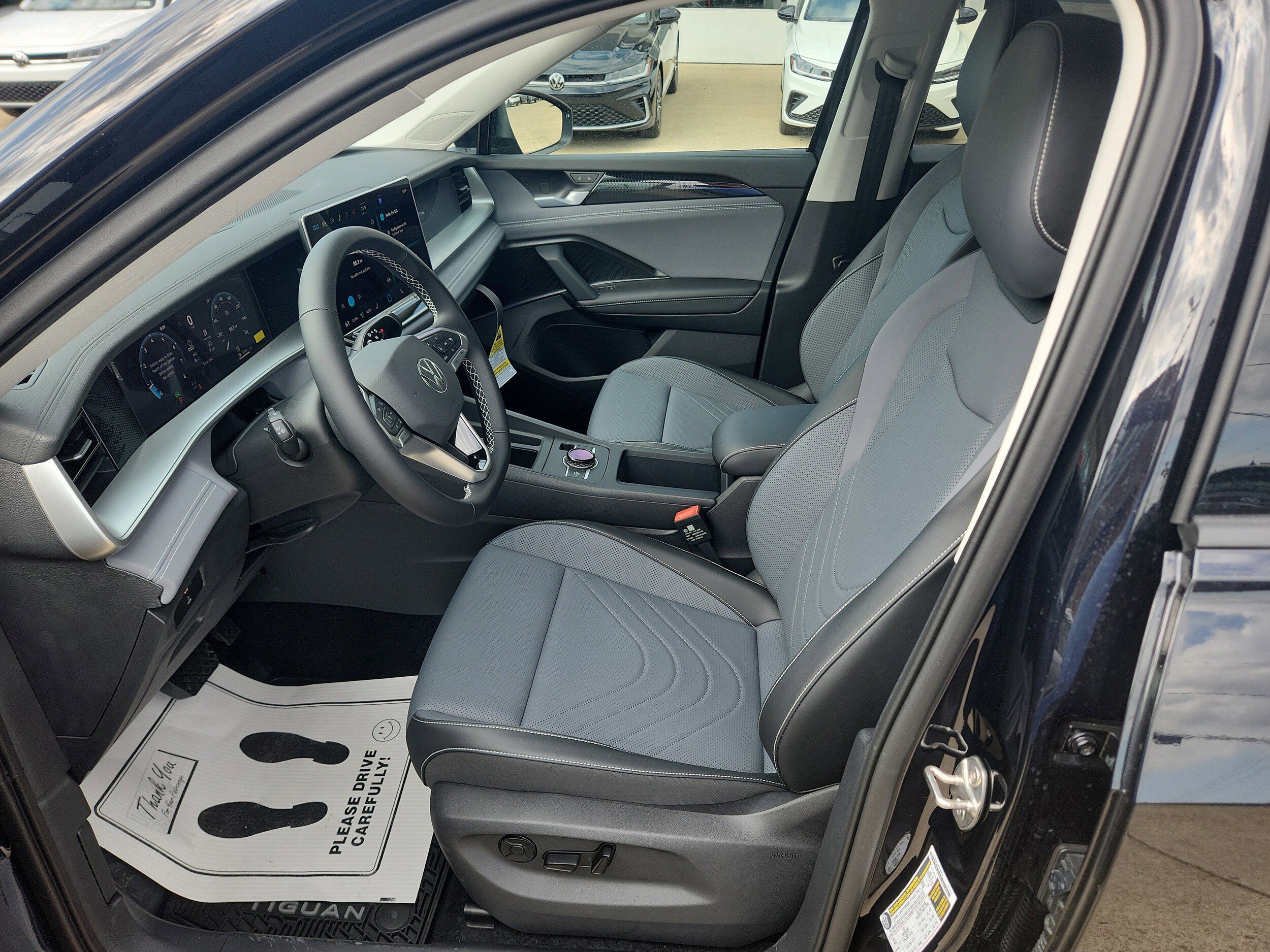 New 2026 Volkswagen Tiguan SE AWD/4WD image 13