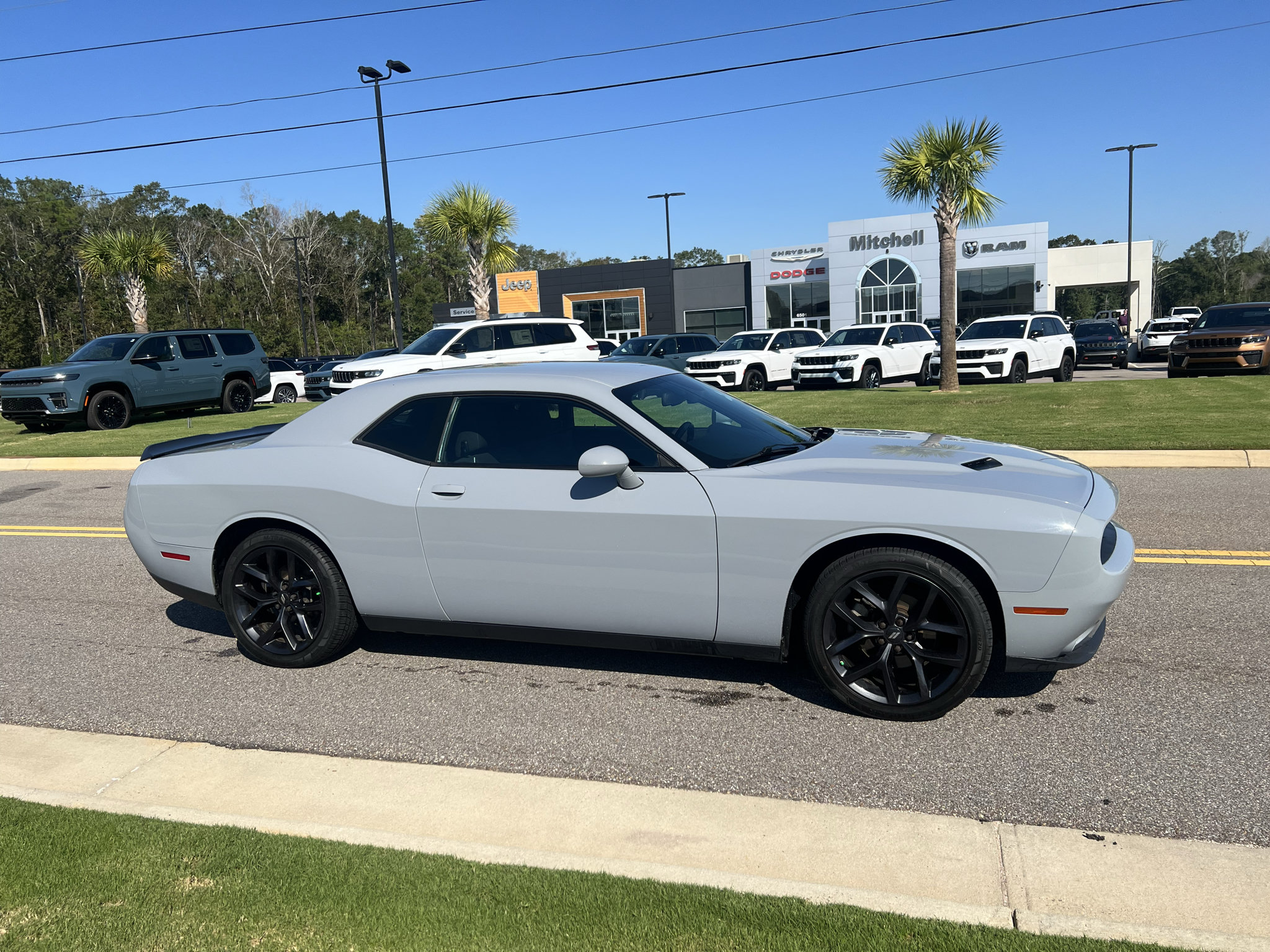 Used 2022 Dodge Challenger SXT w/ Blacktop Package RWD image 3