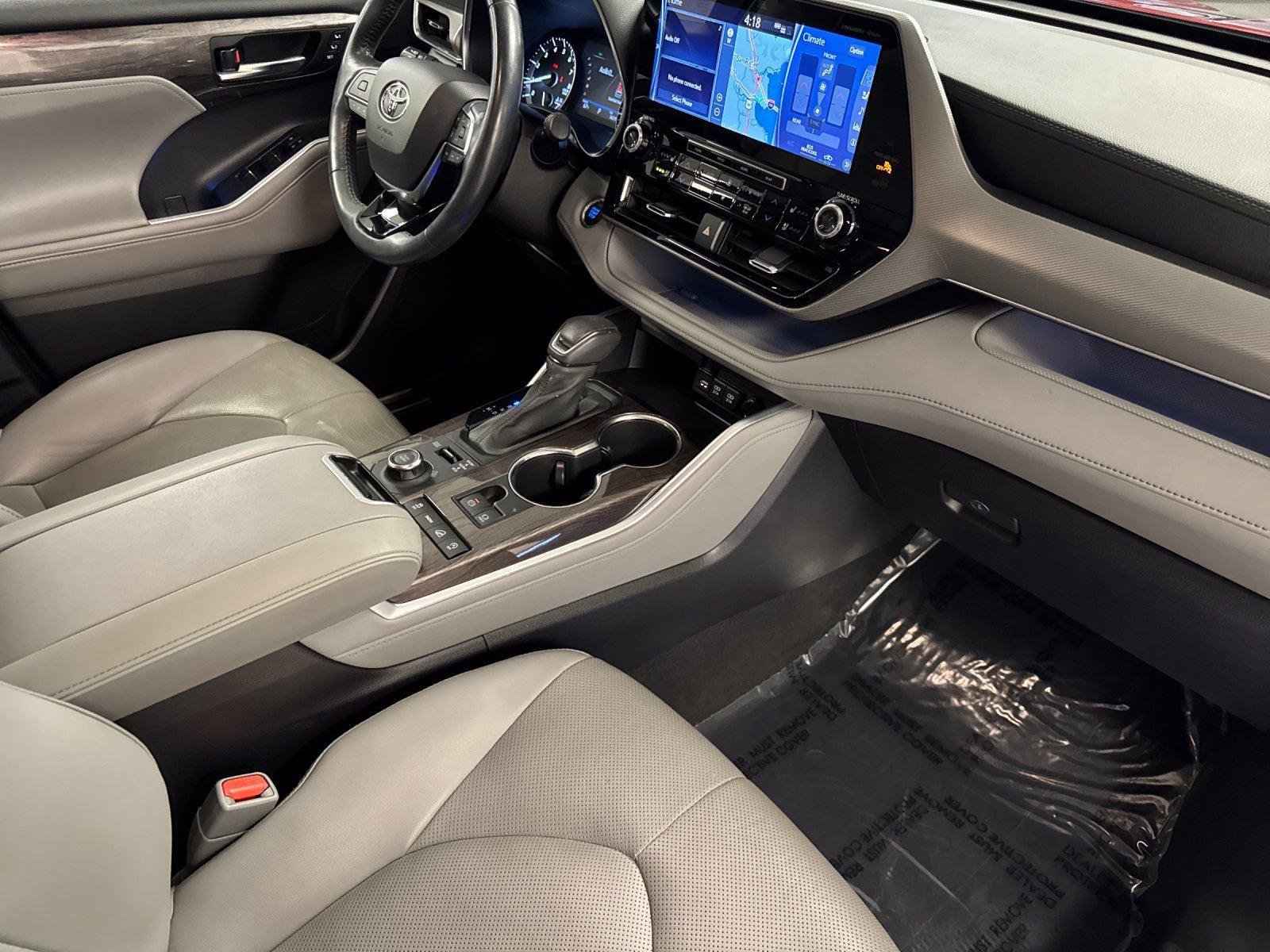 Used 2020 Toyota Highlander Platinum AWD/4WD image 16