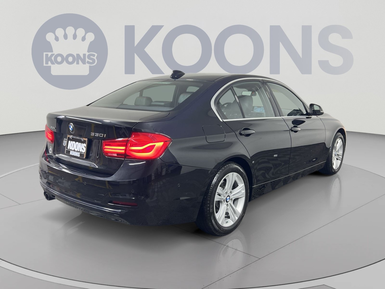 Used 2017 BMW 330i xDrive Sedan AWD/4WD image 7