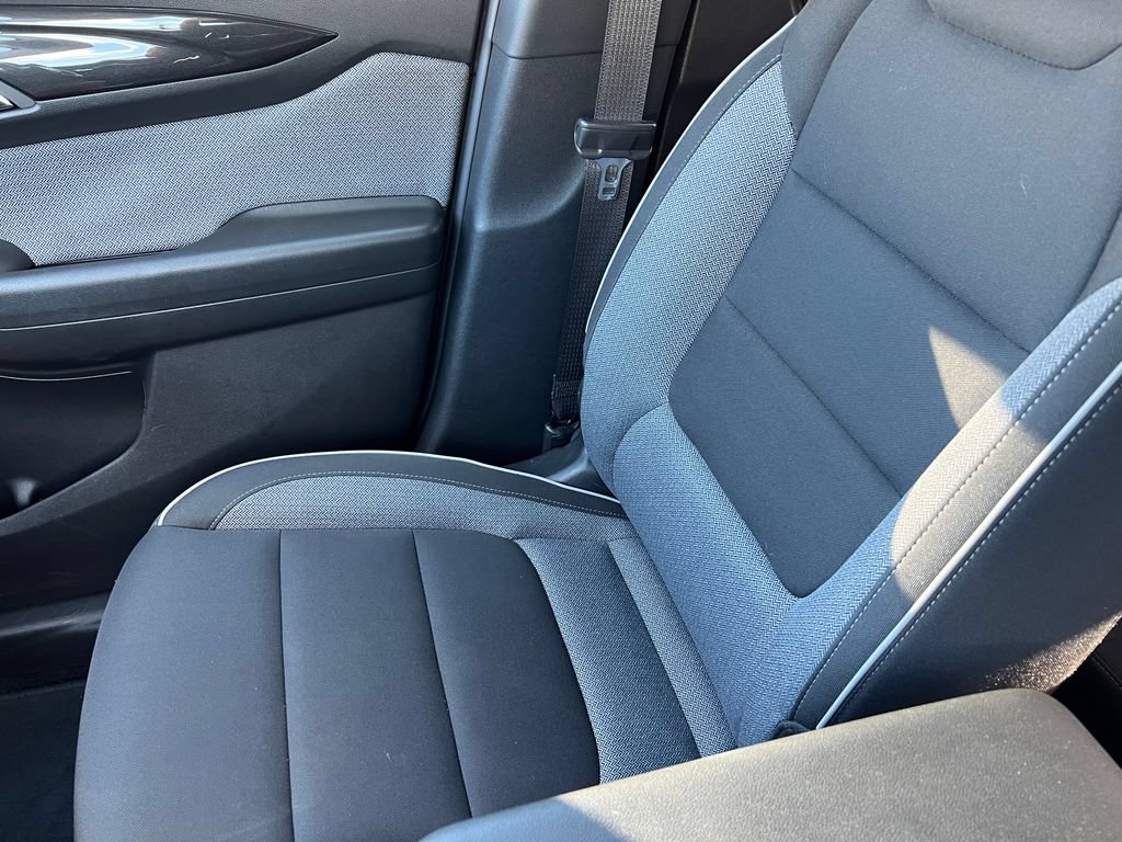 Used 2025 Chevrolet TrailBlazer LT AWD/4WD image 30