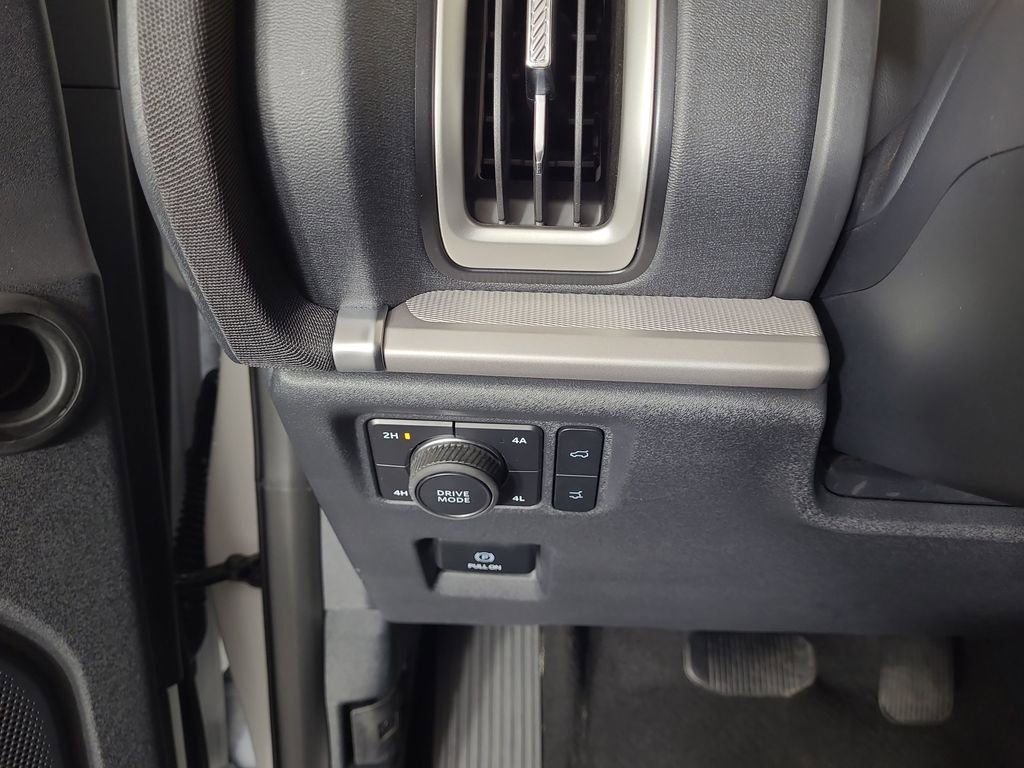 Used 2025 Ford Expedition Max Active AWD/4WD image 14