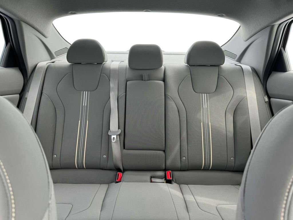 Used 2025 Hyundai Elantra SEL image 25