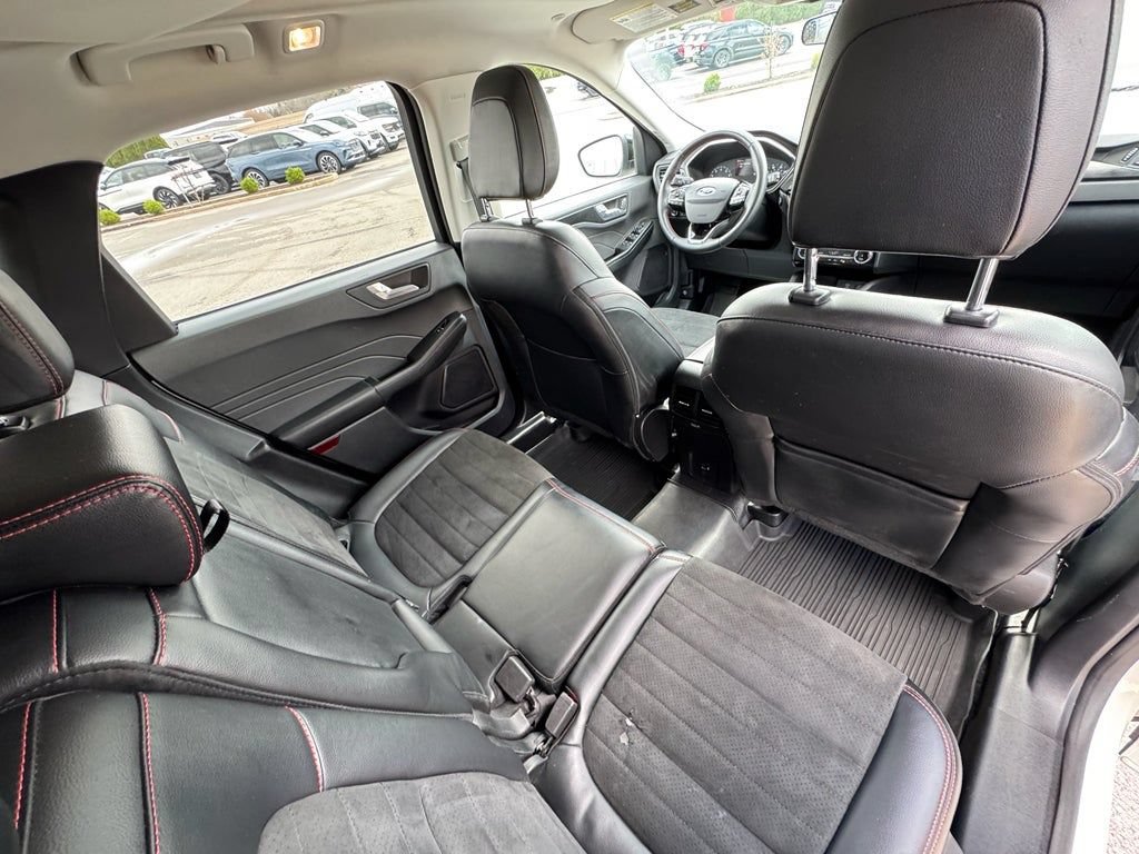 Certified 2022 Ford Escape SEL w/ SEL Stealth AWD Package image 24