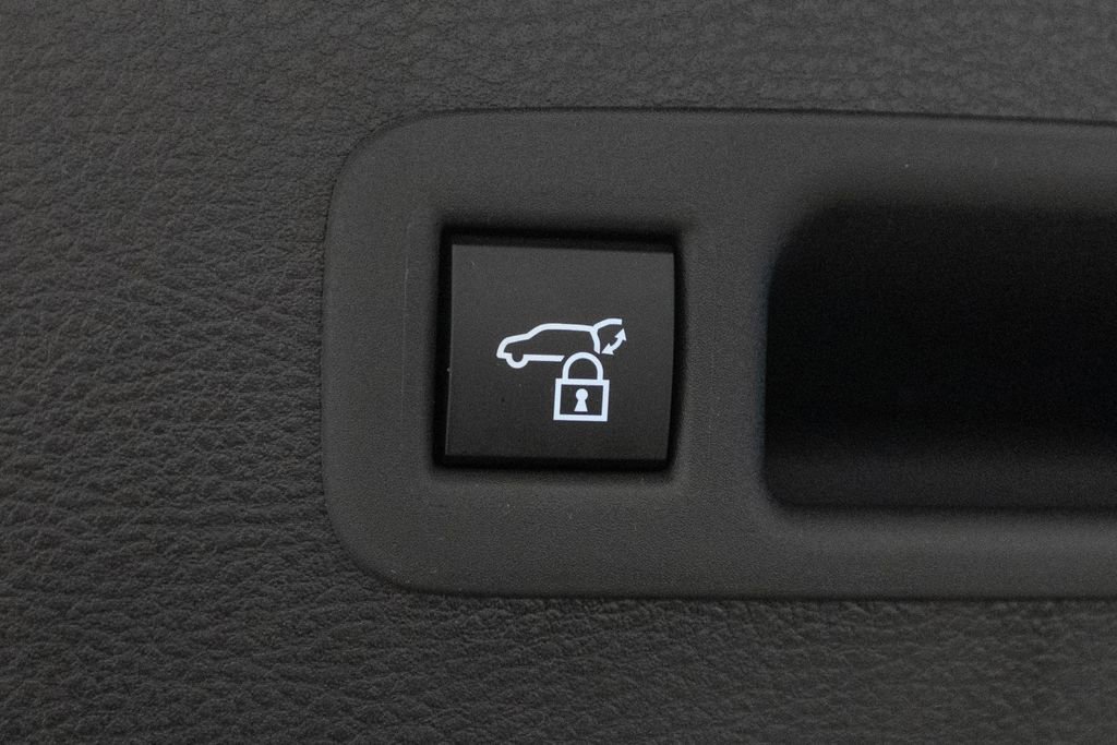 New 2026 Toyota Sienna XLE FWD image 11
