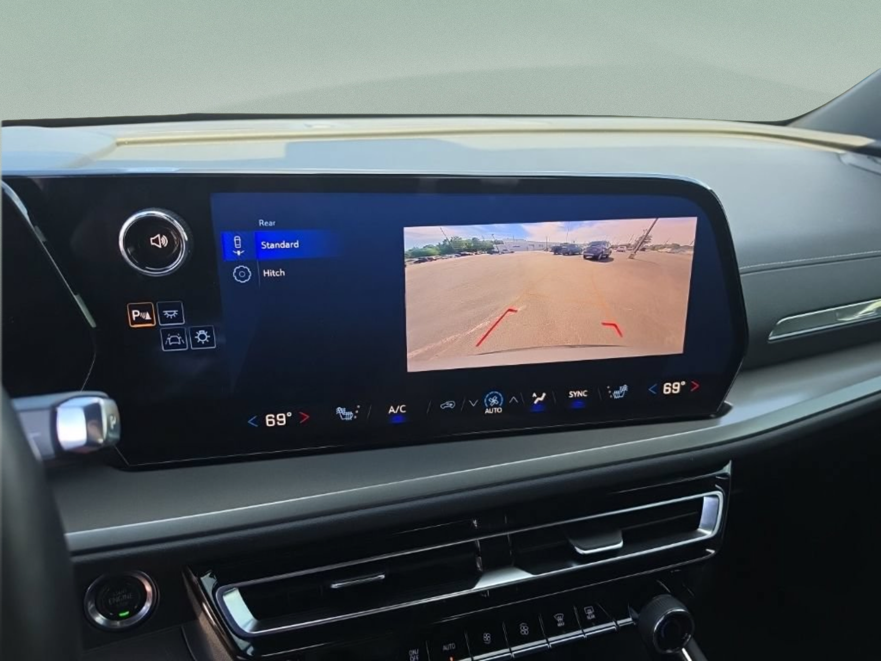 Used 2025 Chevrolet Traverse LT w/ LPO, Floor Liner Package FWD image 20