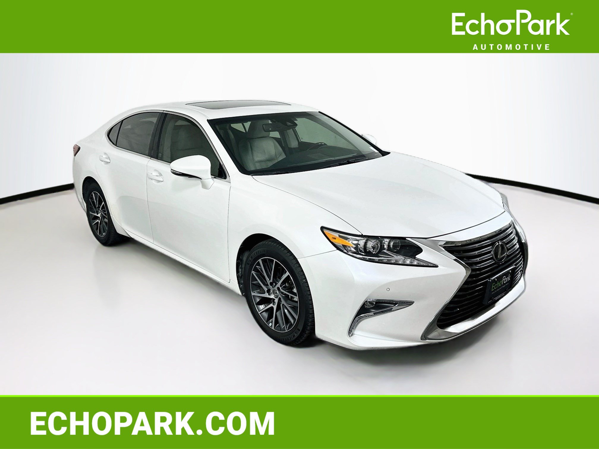 Used 2017 Lexus ES 350 w/ Luxury Package FWD image 1