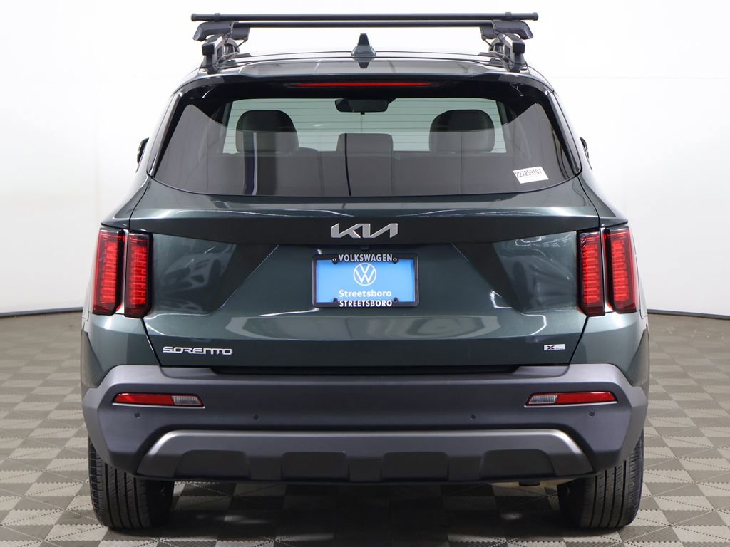 Used 2023 Kia Sorento S w/ Panoramic Sunroof Package AWD/4WD image 14