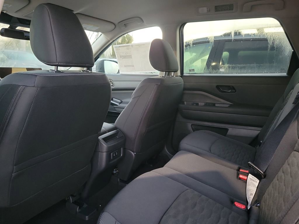 New 2026 Nissan Pathfinder SV image 5