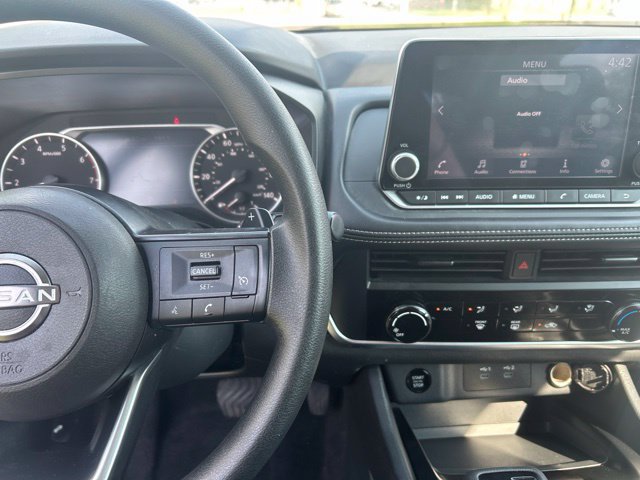 Used 2024 Nissan Rogue S AWD/4WD image 36