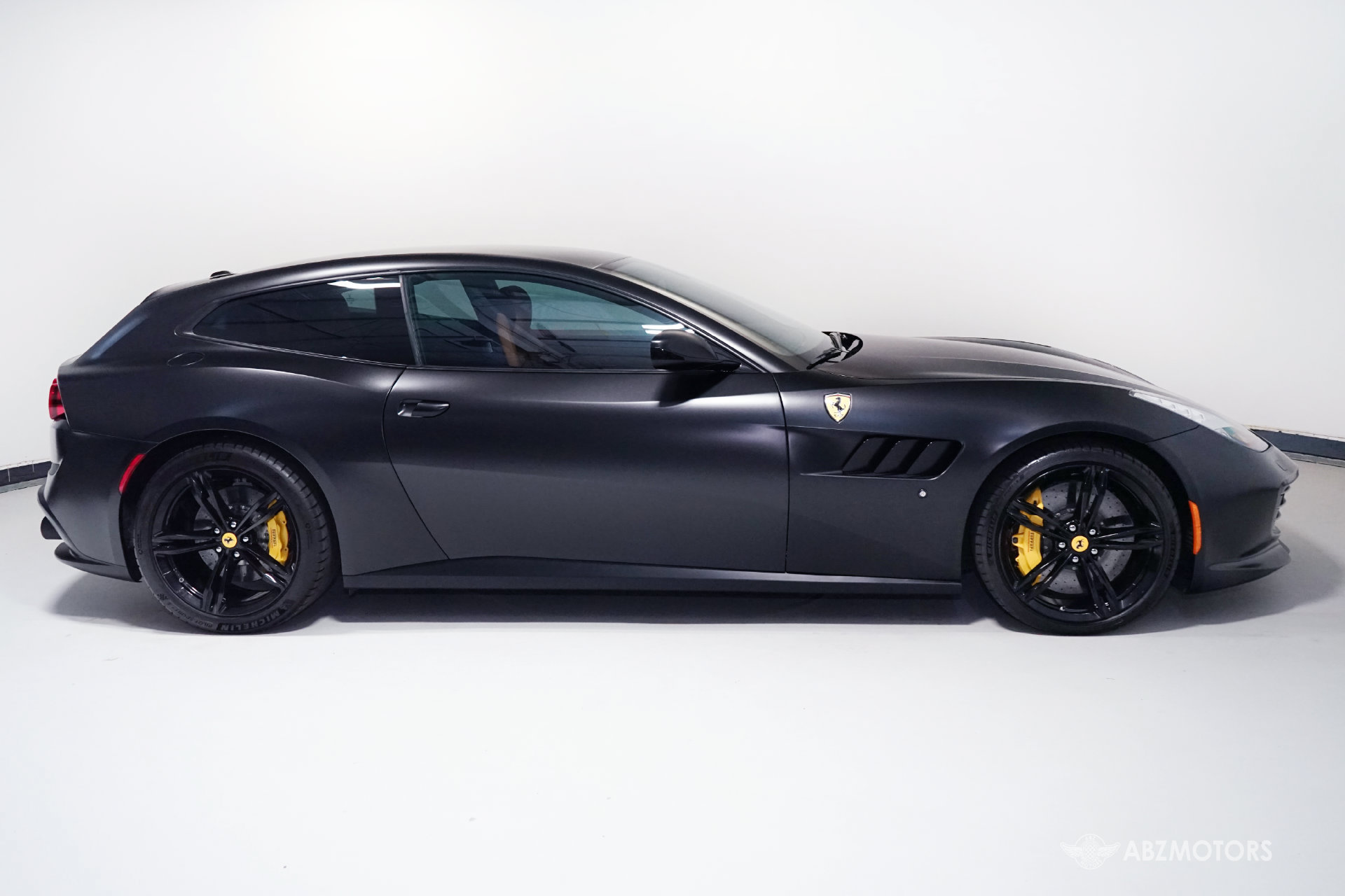 Used 2018 Ferrari GTC4Lusso AWD/4WD image 4