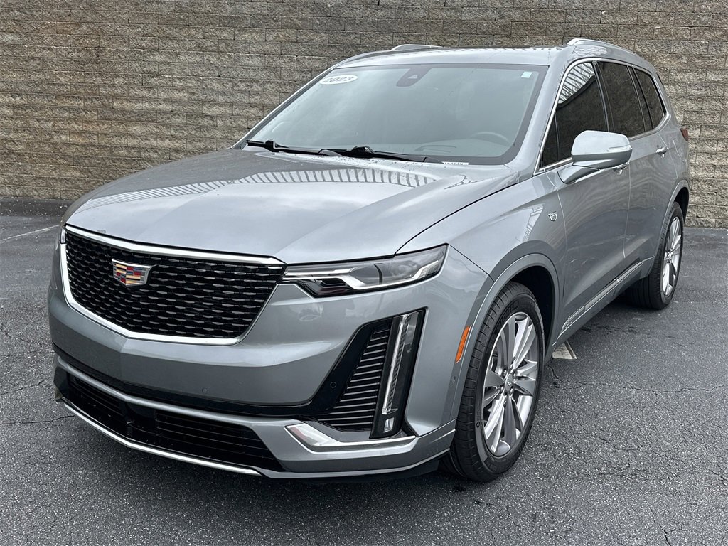 Used 2023 Cadillac XT6 Premium Luxury w/ Technology Package image 3