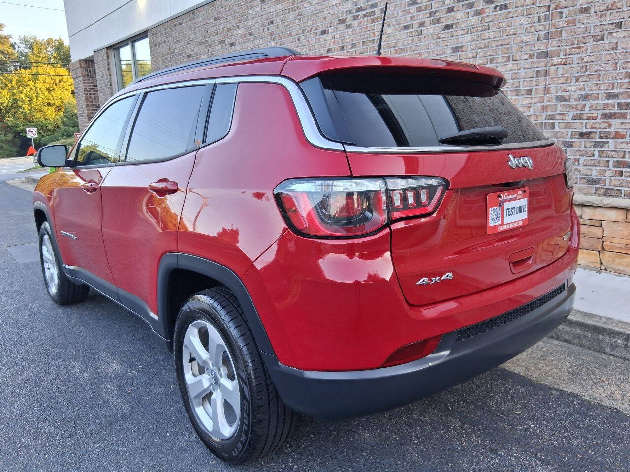 Used 2020 Jeep Compass Latitude AWD/4WD image 3