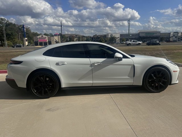 Used 2024 Porsche Panamera 4 image 3