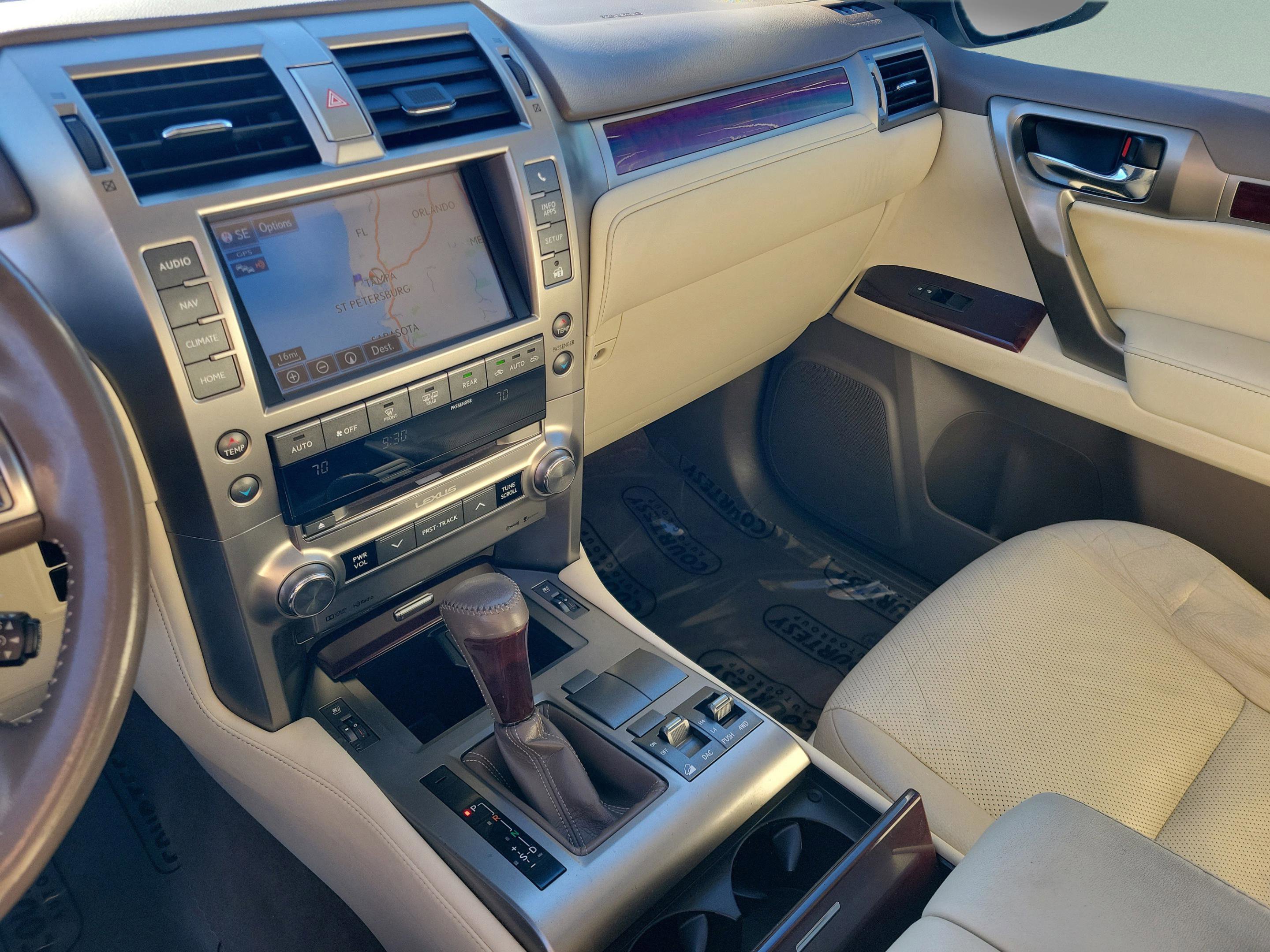 Used 2016 Lexus GX 460 w/ Premium Package image 25