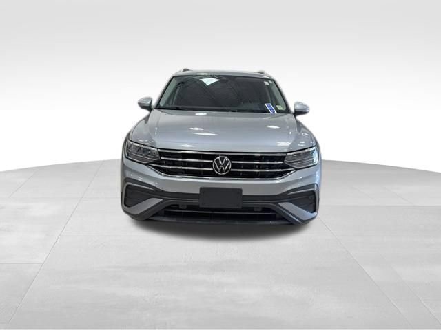 Used 2022 Volkswagen Tiguan SE AWD/4WD image 4