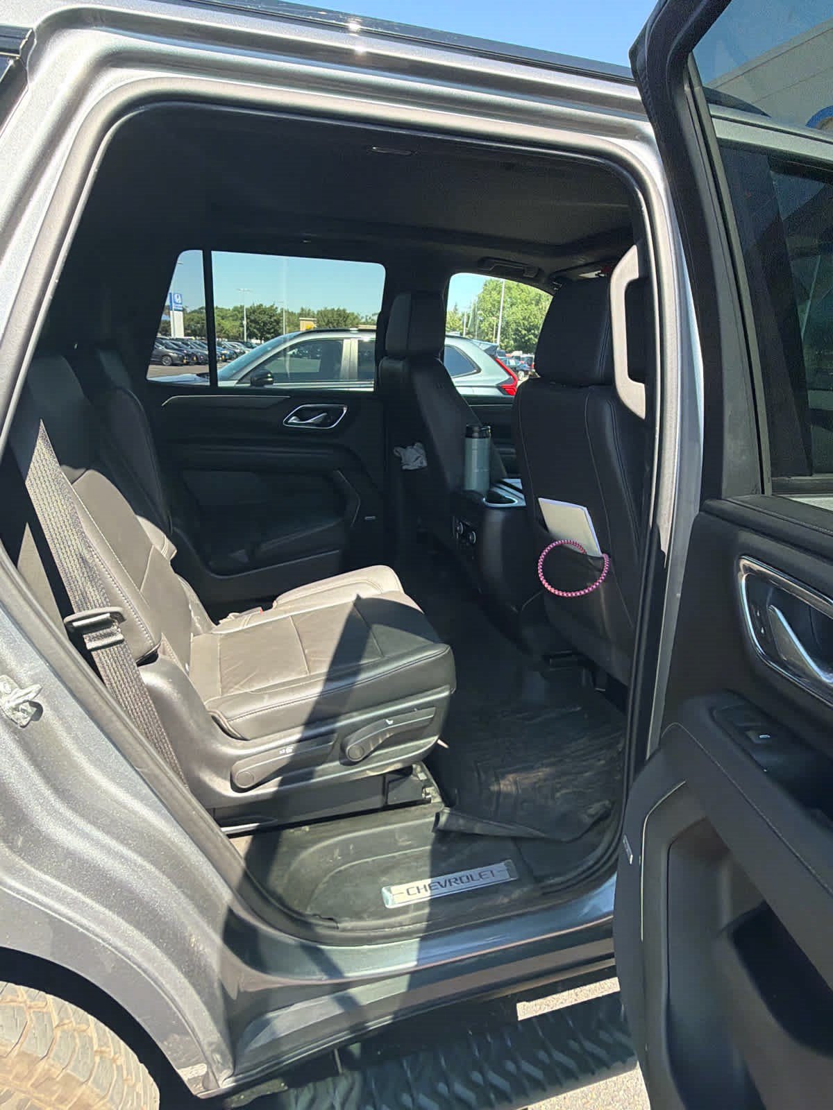 Used 2021 Chevrolet Tahoe Z71 w/ Luxury Package AWD/4WD image 5