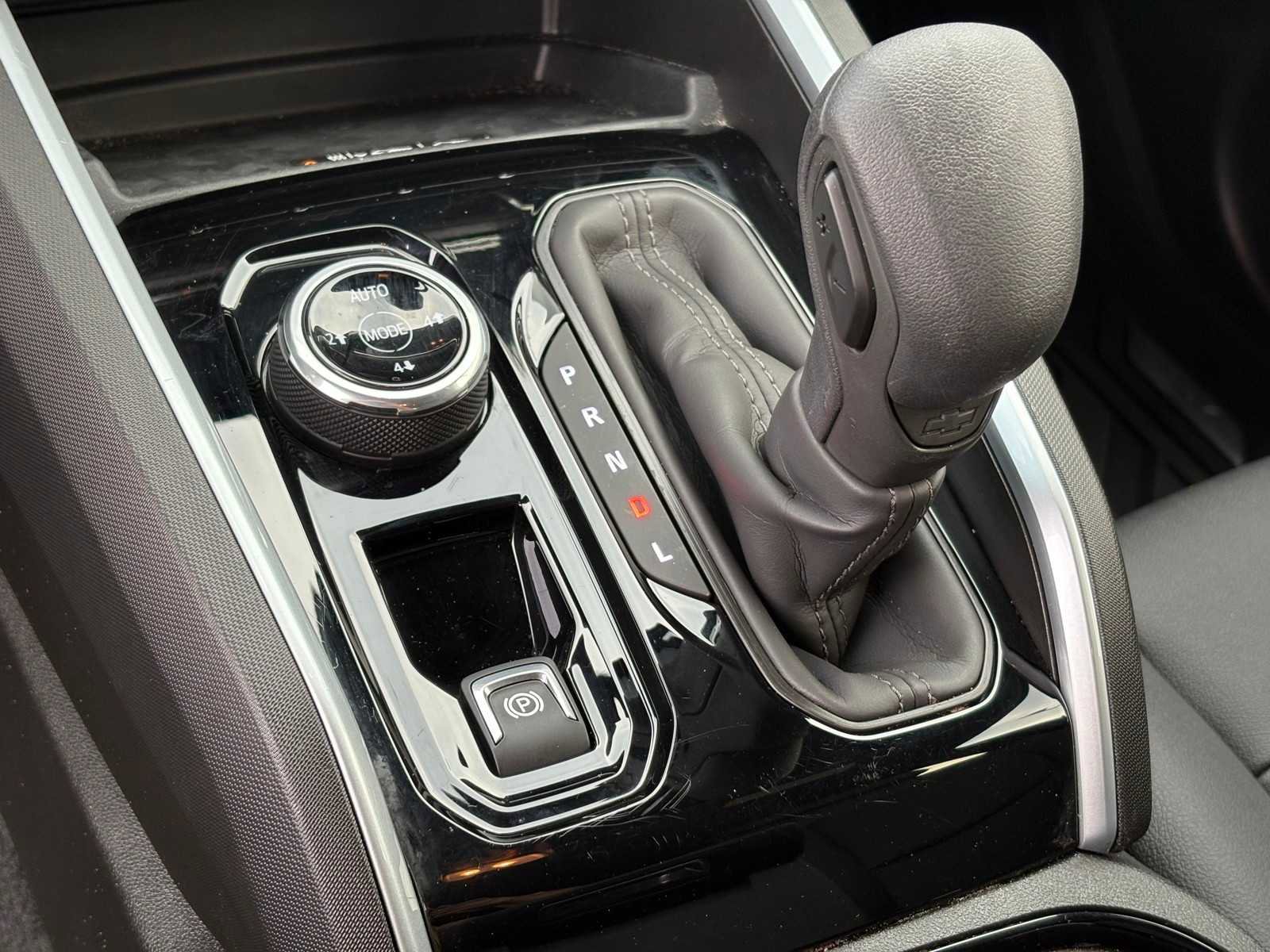 Used 2025 Chevrolet Colorado Trail Boss image 16