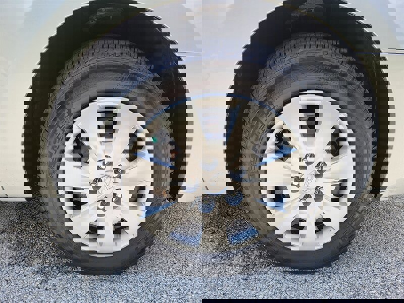 Used 2011 Hyundai Elantra GLS image 31