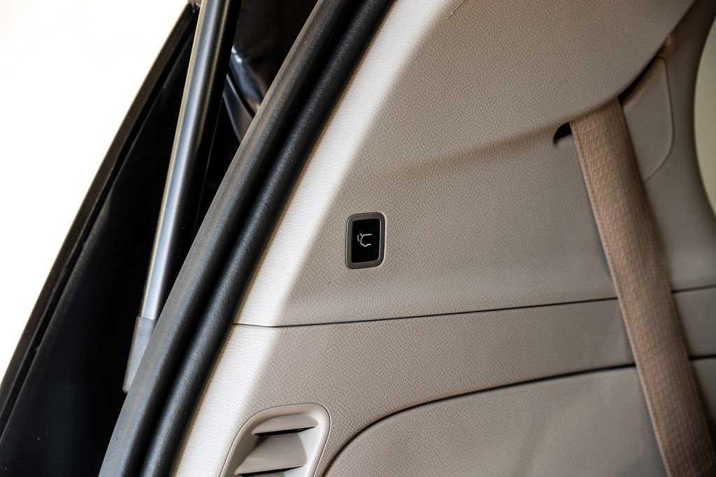 Used 2020 Chrysler Voyager Lxi image 53