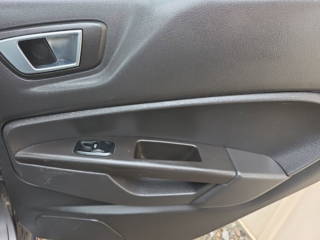 Used 2015 Ford Fiesta SE FWD image 23