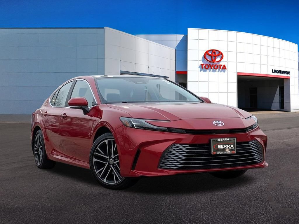 Used 2025 Toyota Camry XLE AWD/4WD image 3