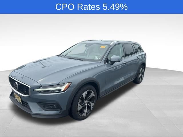Certified 2024 Volvo V60 B5 Cross Country Plus AWD/4WD image 23