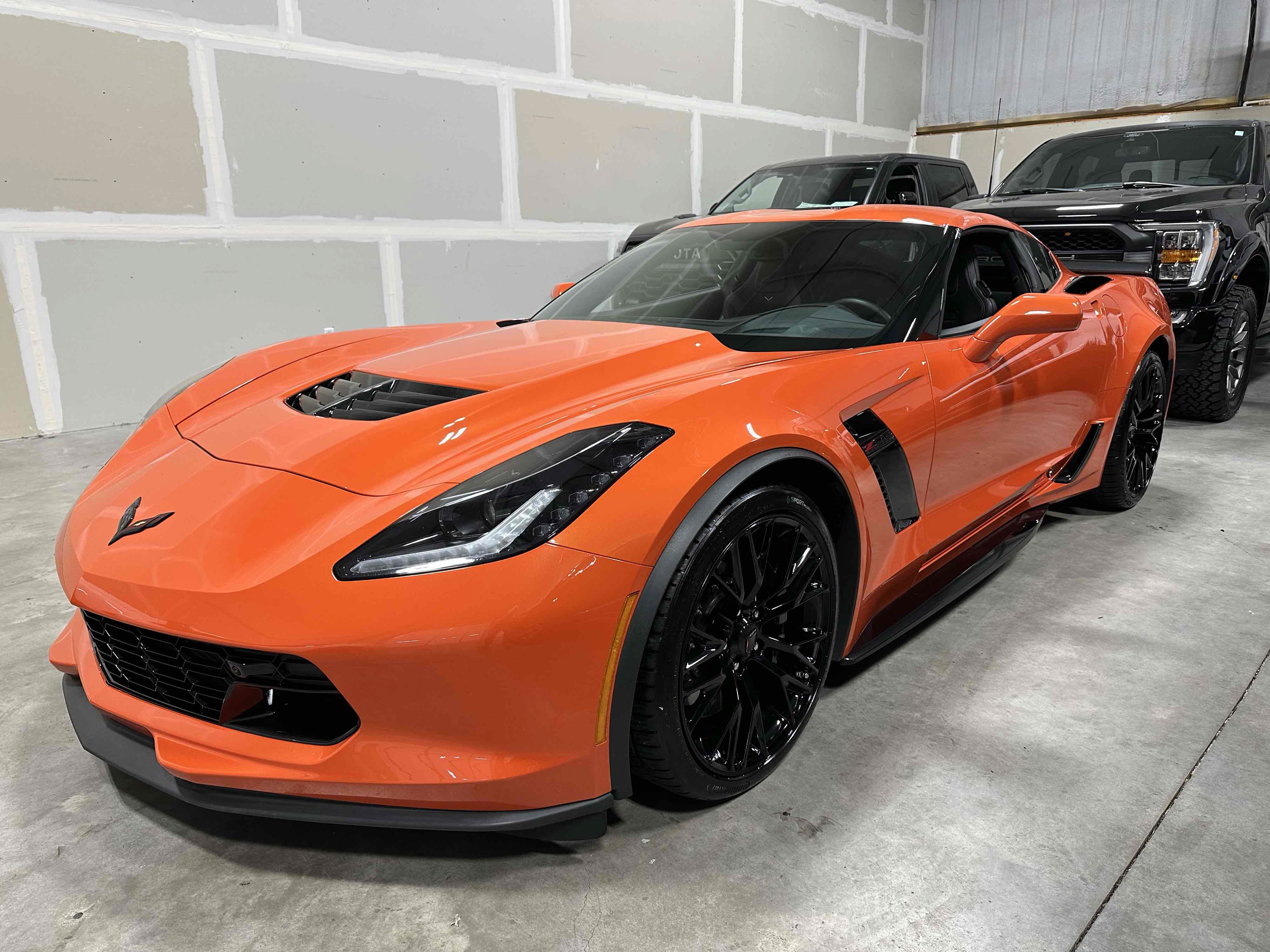 Used 2019 Chevrolet Corvette Z06 RWD image 2