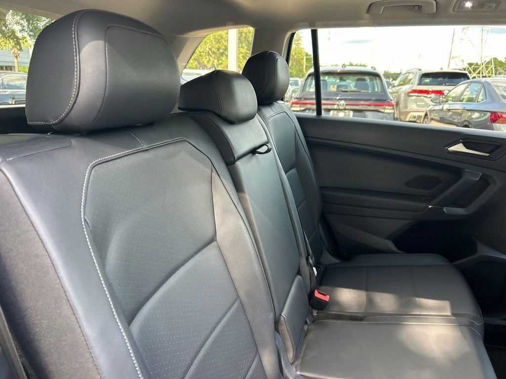 Used 2018 Volkswagen Tiguan SEL w/ 3rd Row Seat Package AWD/4WD image 47
