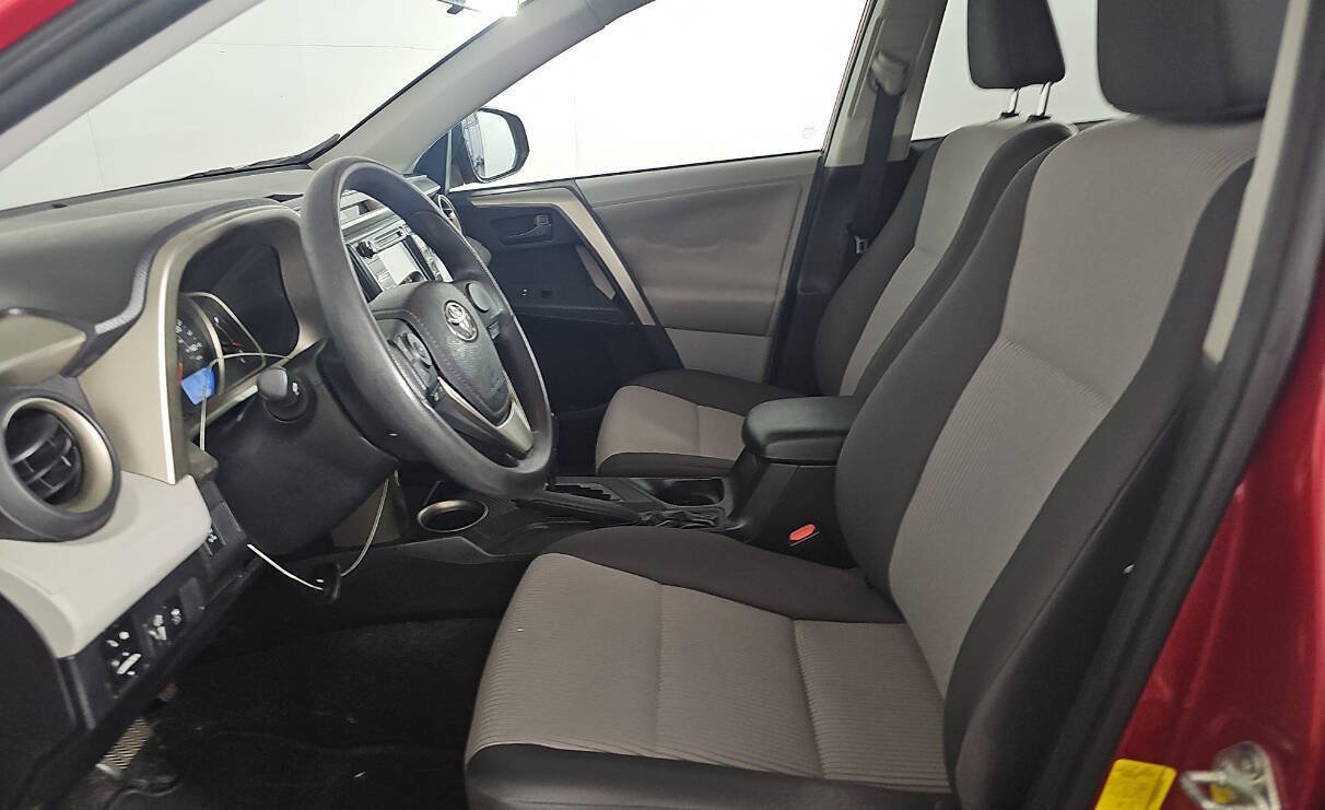 Used 2013 Toyota RAV4 LE AWD/4WD image 13