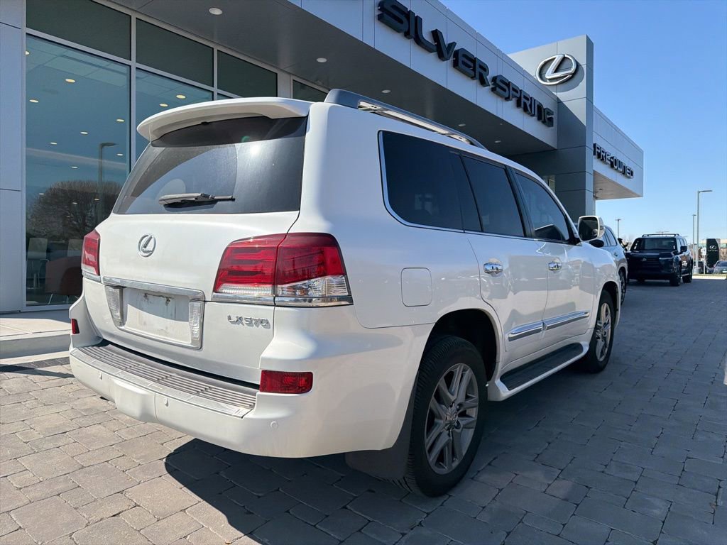 Used 2015 Lexus LX 570 4WD w/ Luxury Package image 7