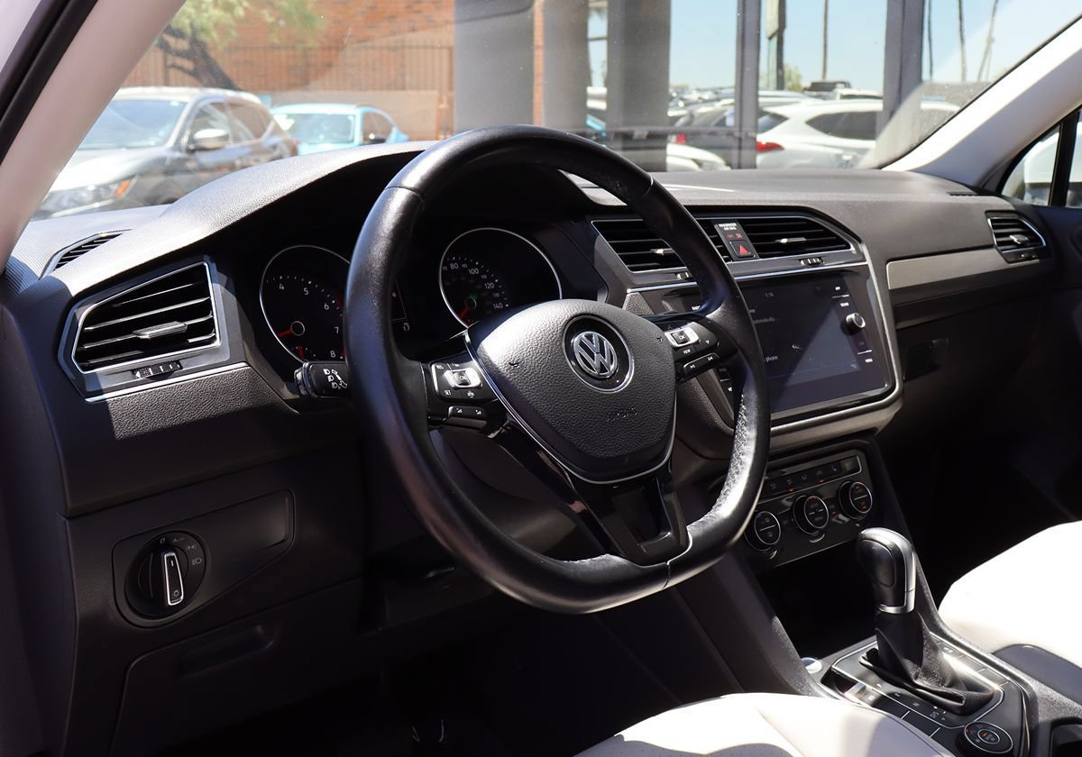 Used 2019 Volkswagen Tiguan SE w/ Panoramic Sunroof Package AWD/4WD image 39