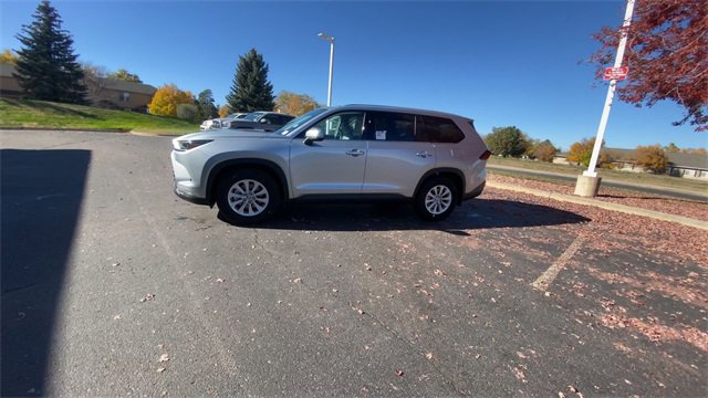 New 2026 Toyota Grand Highlander XLE image 4