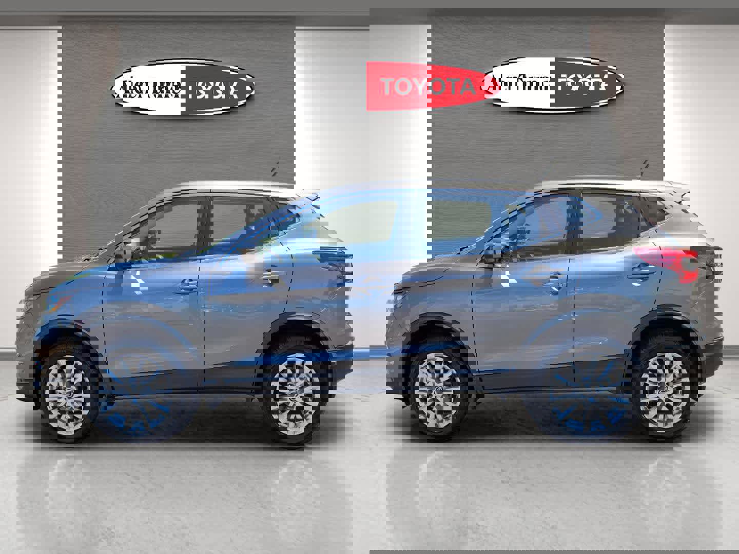 Used 2022 Nissan Rogue Sport S image 10