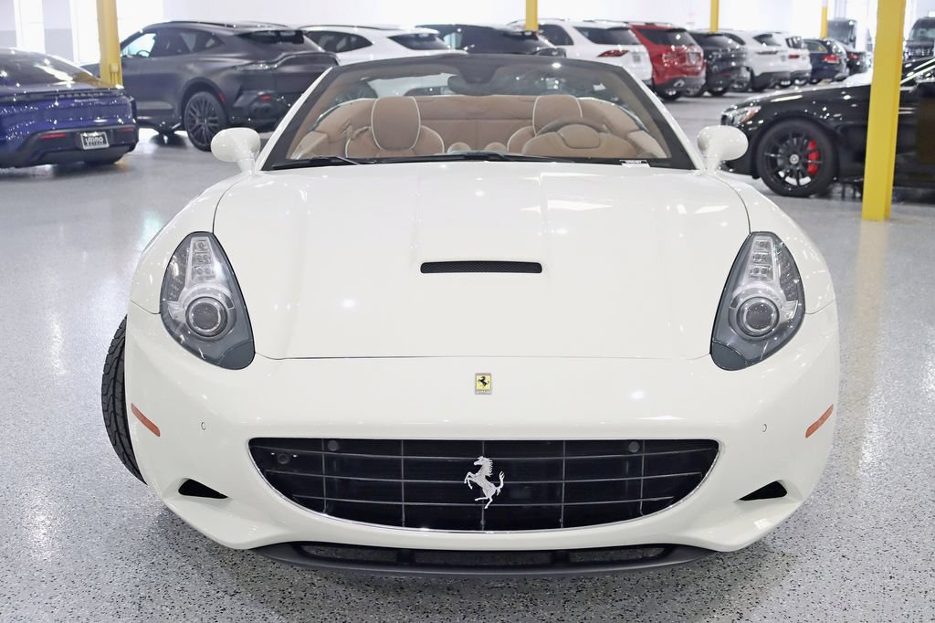 Used 2011 Ferrari California RWD image 10