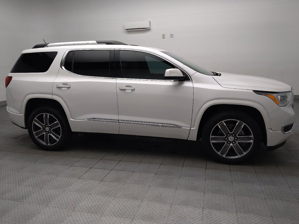Used 2018 GMC Acadia Denali w/ Technology Package FWD image 11