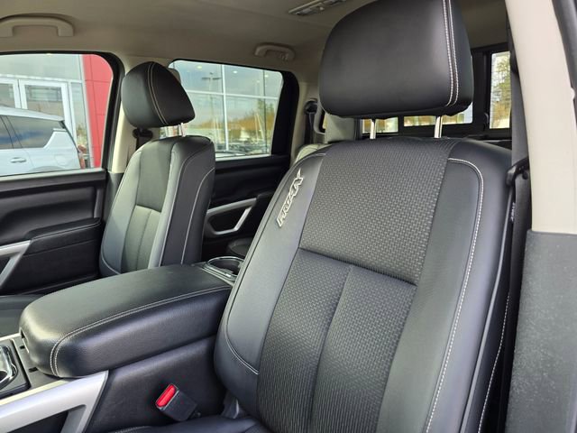 Used 2019 Nissan Titan PRO-4X w/ Pro-4x Utility Package image 26
