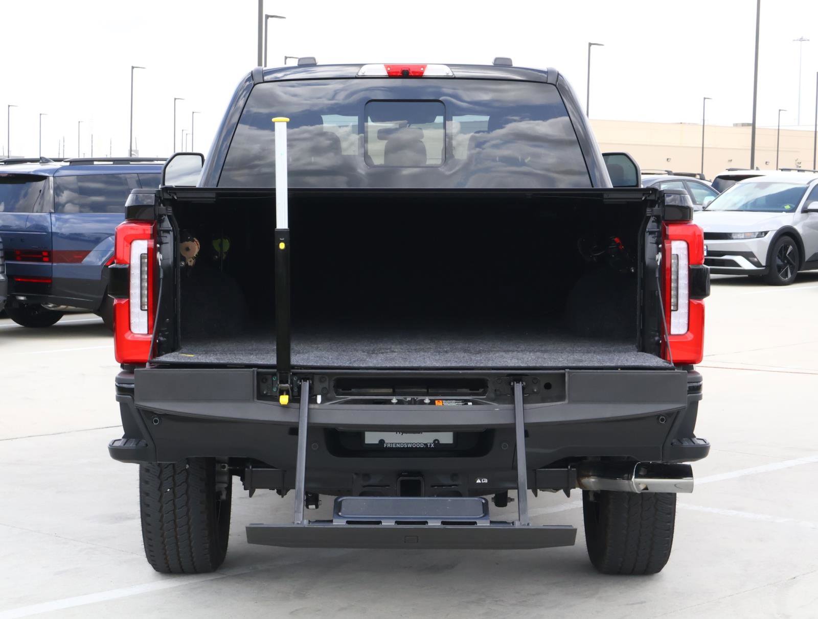 Used 2025 Ford F250 Platinum image 8