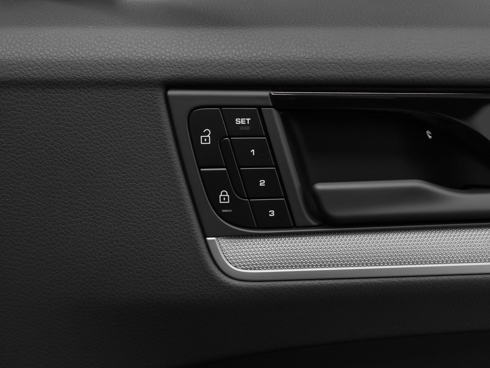 Certified 2025 Porsche Cayenne image 19