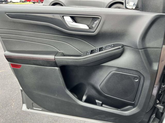 Certified 2025 Ford Escape ST-Line AWD/4WD image 12