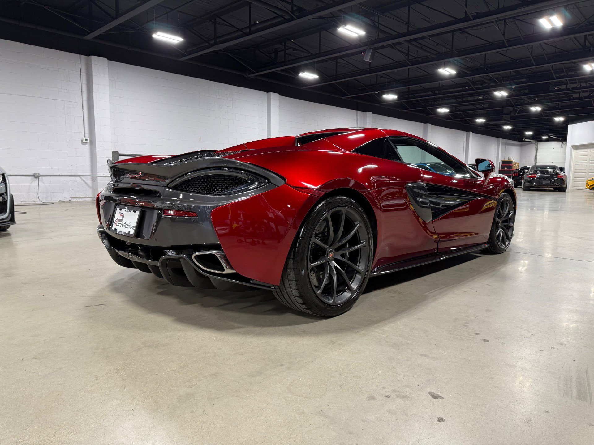 Used 2018 McLaren 570S Spider image 11