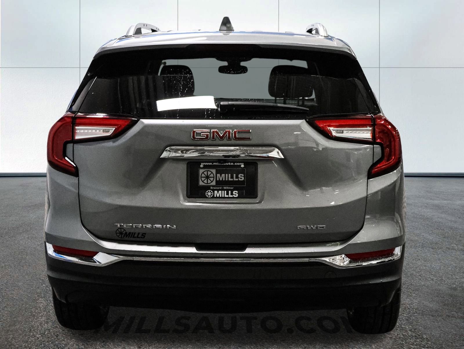 Used 2024 GMC Terrain SLT image 6