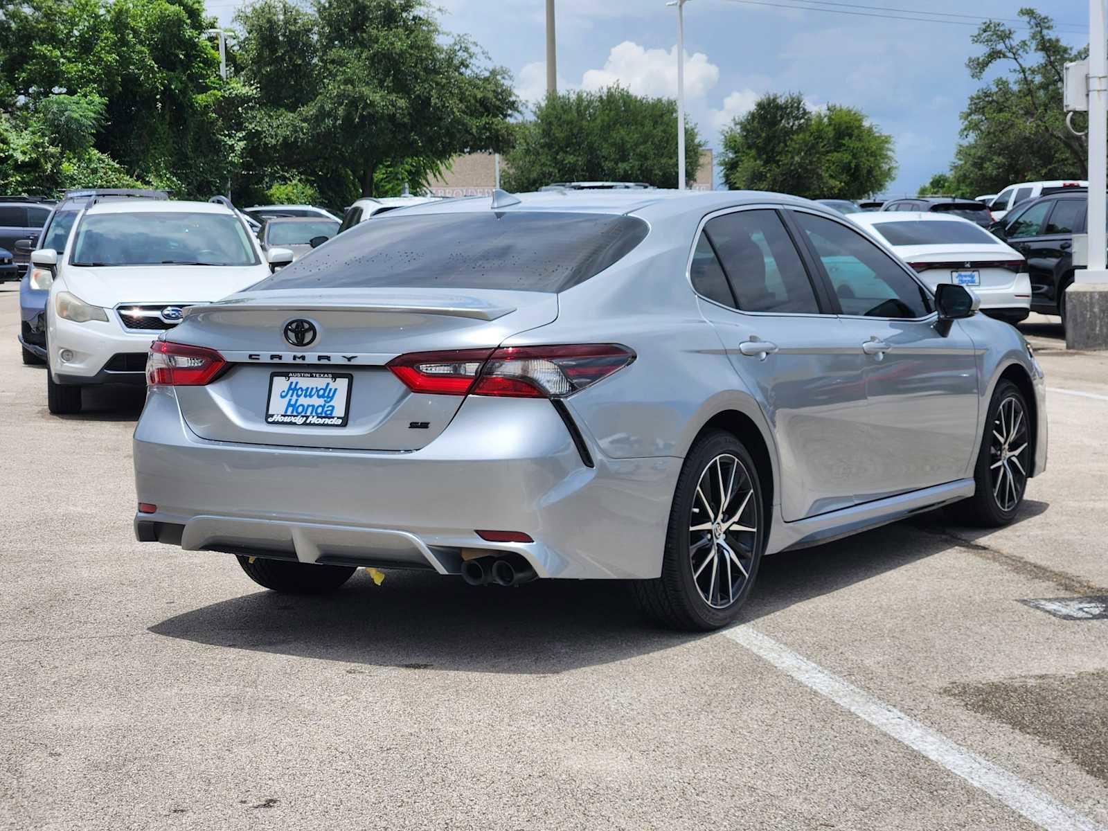 Used 2024 Toyota Camry SE FWD image 6