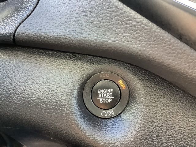 Used 2020 Jeep Cherokee Trailhawk w/ Cold Weather Group image 37