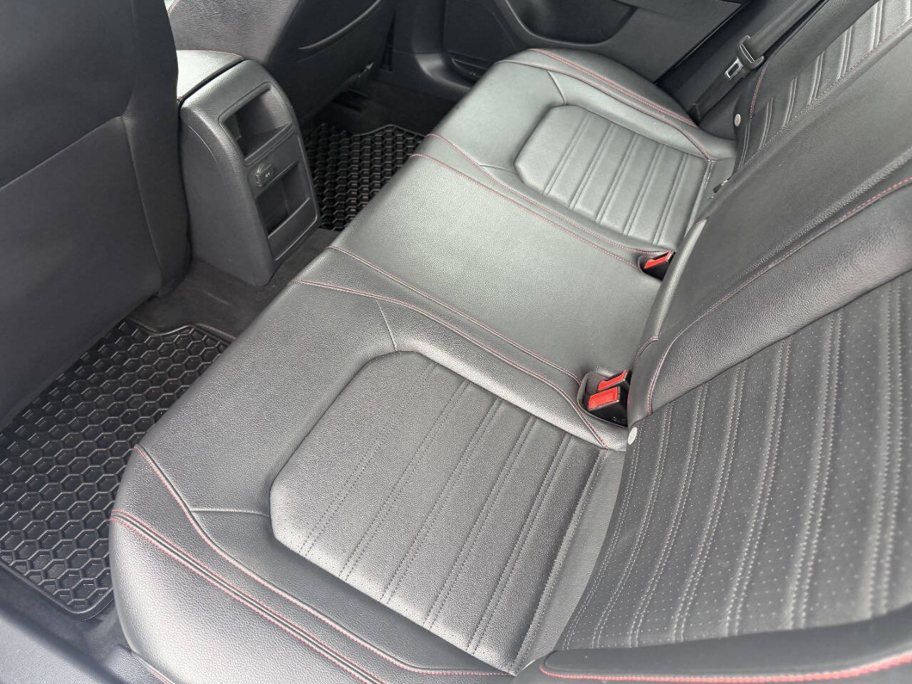 Used 2017 Volkswagen Jetta GLI FWD image 21