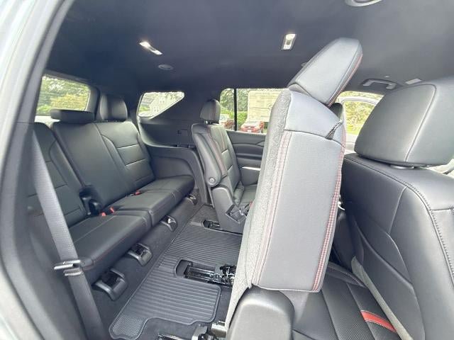 New 2026 Chevrolet Traverse RS w/ LPO, Floor Liner Package AWD/4WD image 27