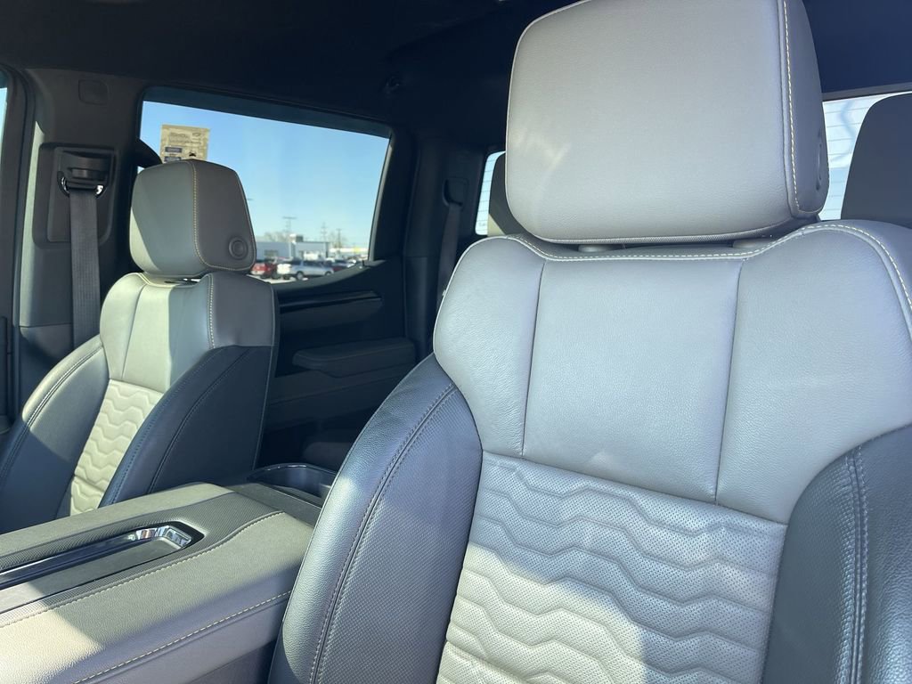 Used 2022 Chevrolet Silverado 1500 ZR2 w/ Technology Package image 17